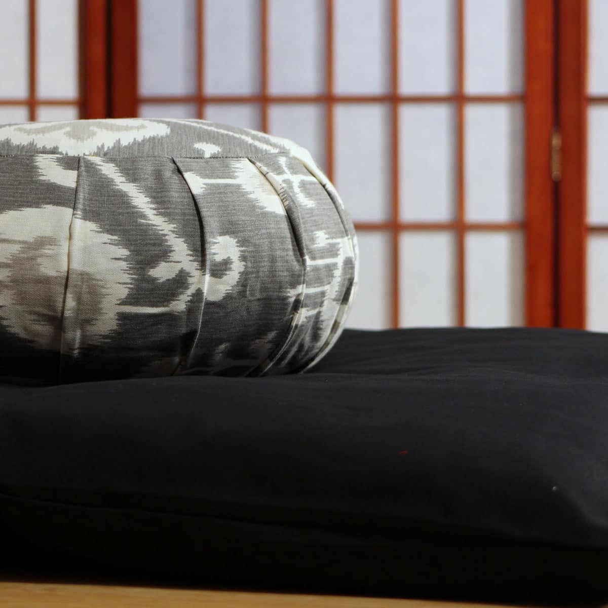 https://www.stillsitting.com/wp-content/uploads/2019/10/4-meditation-cushion-set-gallery.jpg